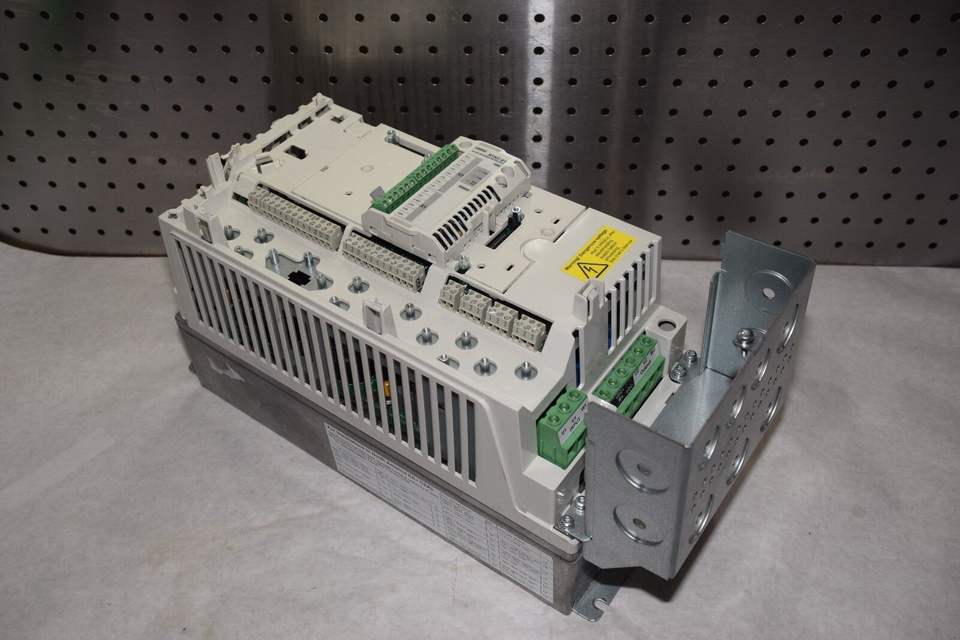 A B B Bred AC Drives ACS800-17-1330-5+B4C9H9 100% Original