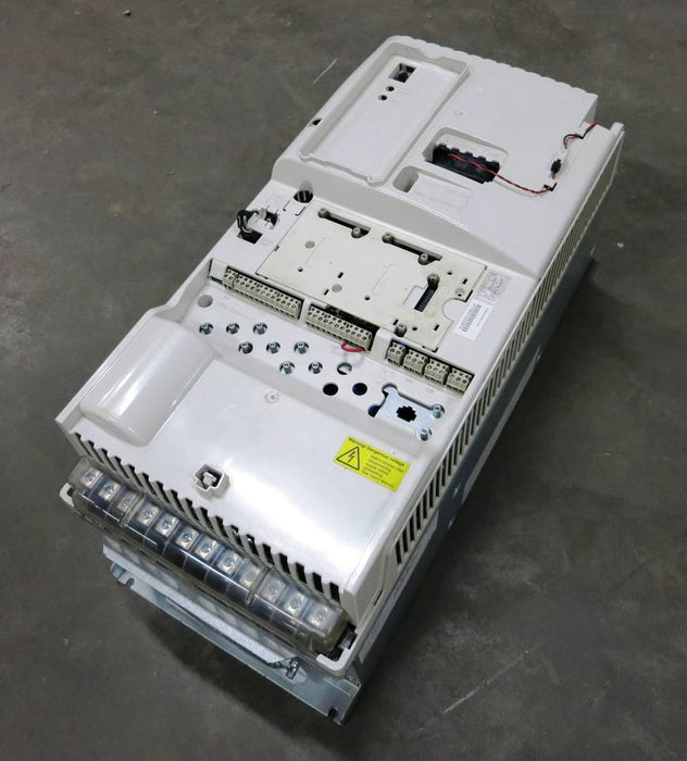 A B B Instock AC Drives ACS800-PC-0550-5+B055 100% Original