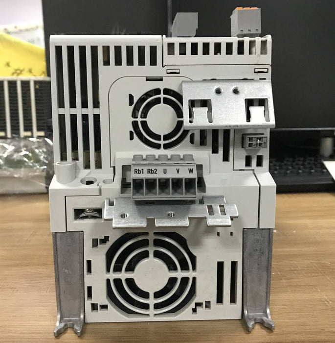 Lenze EavscesxKw Servo Inverter Drive E84AVSCE5524SX0-ETXXX New