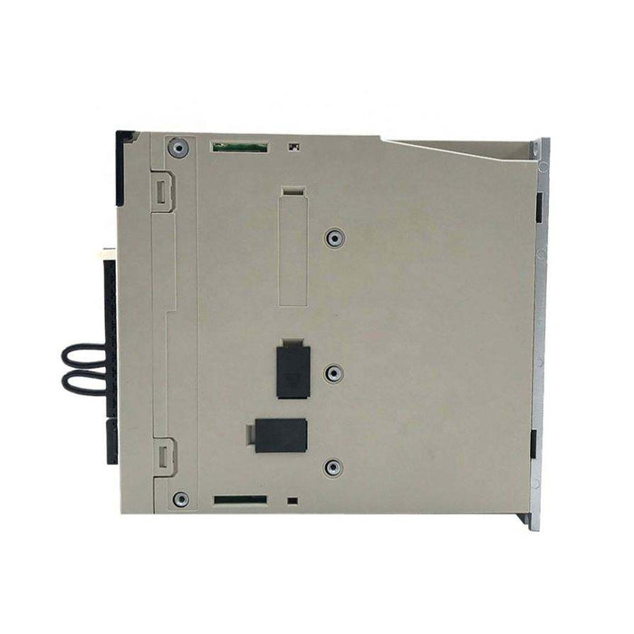 Yaskawa SgdsraaServo Drive UnitServopack SGD7S-5R5A00A002 Original new