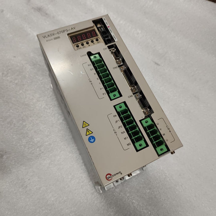 1PC YASKAWA SGDS-01A31AY566 Used