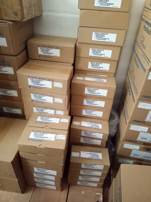 Yaska GoldsellerServer Driver Plc ControllerWarehouse Stock SGDV-3R5D01A 100% Original